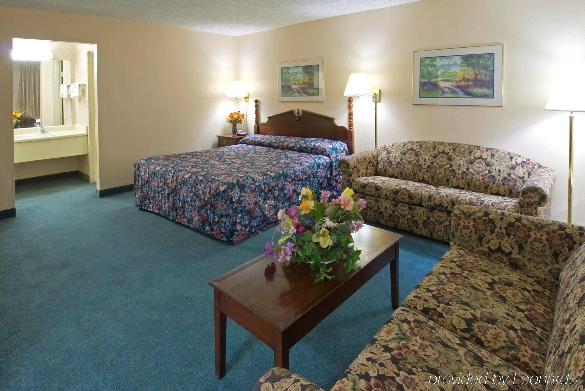 Americas Best Value Inn Stockbridge Room photo